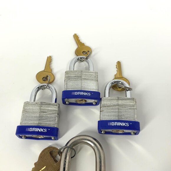 Lot of 4 Vintage Padlocks Master & Brinks Cut Resistant Long & Short Brass Keys - Picture 2 of 5